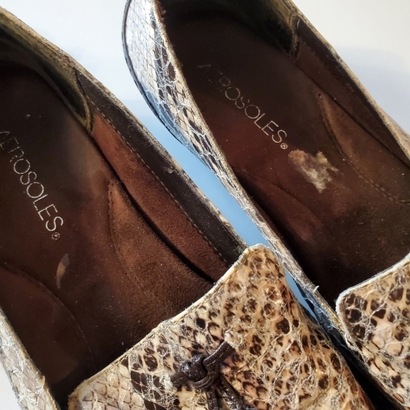AEROSOLES Cream Sota Snake Skin Wing Tip Tassel Shoes Size 9 - Picture 3 of 7